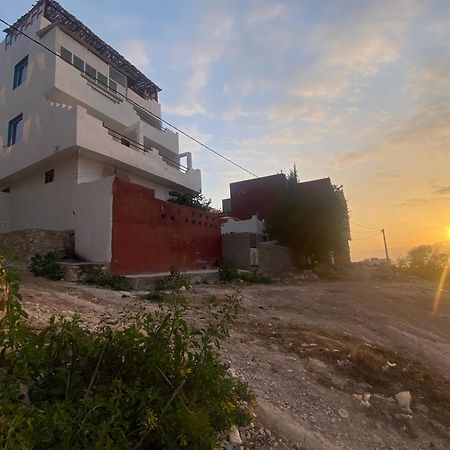 Red Carpet Surf Camp Sea, Mountain & Garden Escape Tamraght Exterior foto
