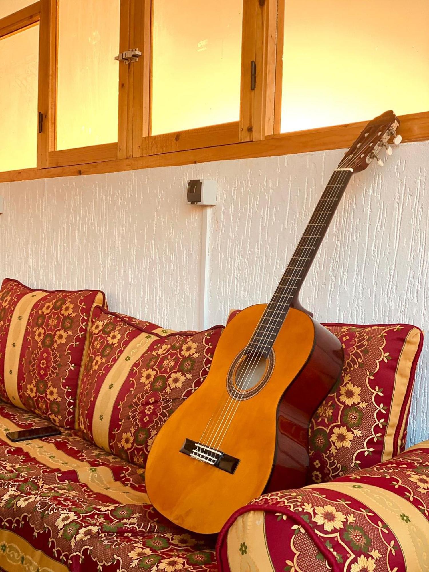Red Carpet Surf Camp Sea, Mountain & Garden Escape Tamraght Exterior foto