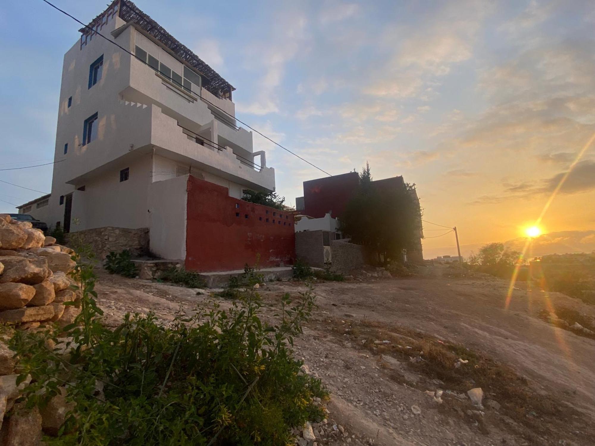 Red Carpet Surf Camp Sea, Mountain & Garden Escape Tamraght Exterior foto